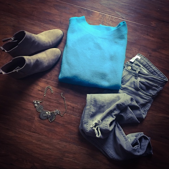 Oversized Sweater Trio - Picture 3 of 6